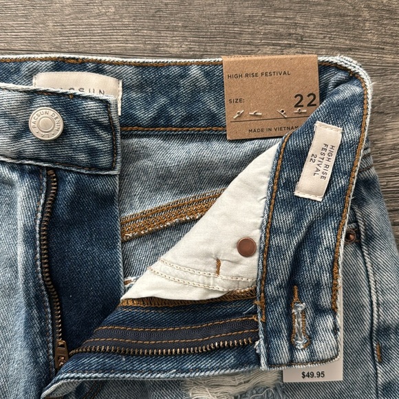 Pacsun Medium Indigo Ripped Zip Fly High Waisted Denim Festival Short, size 22 - Picture 2 of 4